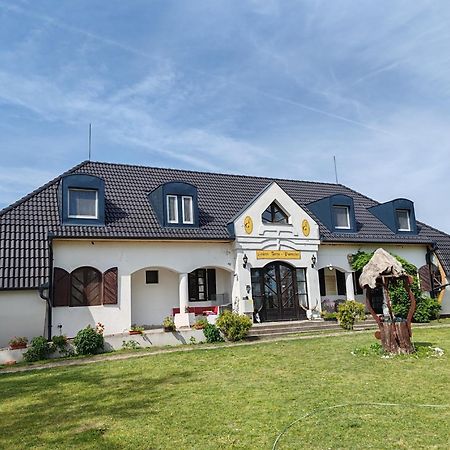 Gasthaus Gedeon Tanya Panzio Jakabszállás Exterior foto